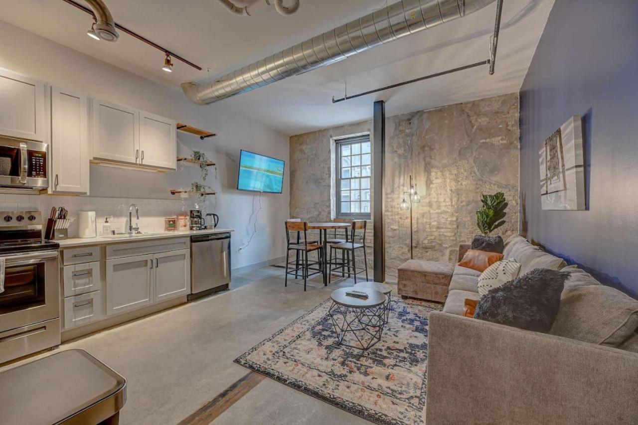 Beautiful 2Bd Near Historic Pabst Brewery - Fiserv Appartement Milwaukee Buitenkant foto