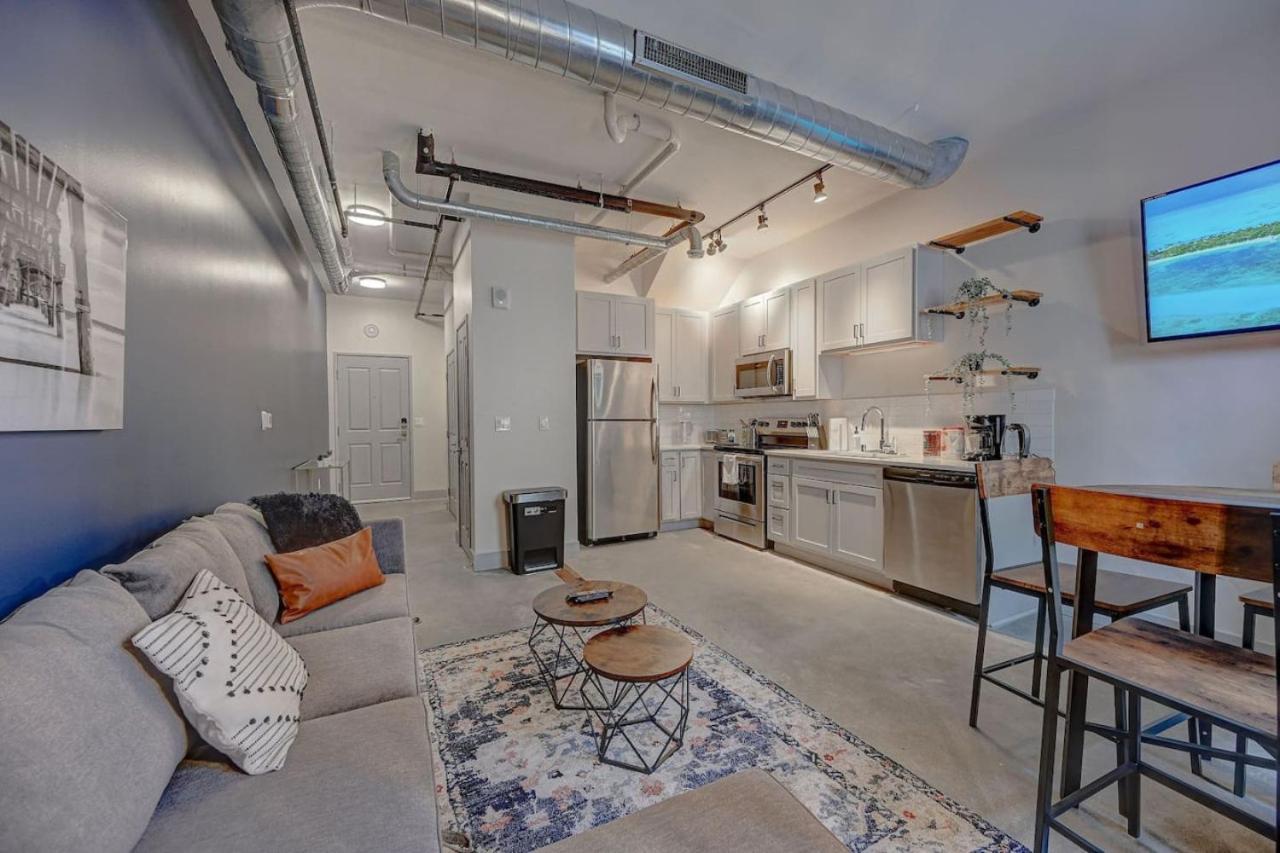 Beautiful 2Bd Near Historic Pabst Brewery - Fiserv Appartement Milwaukee Buitenkant foto